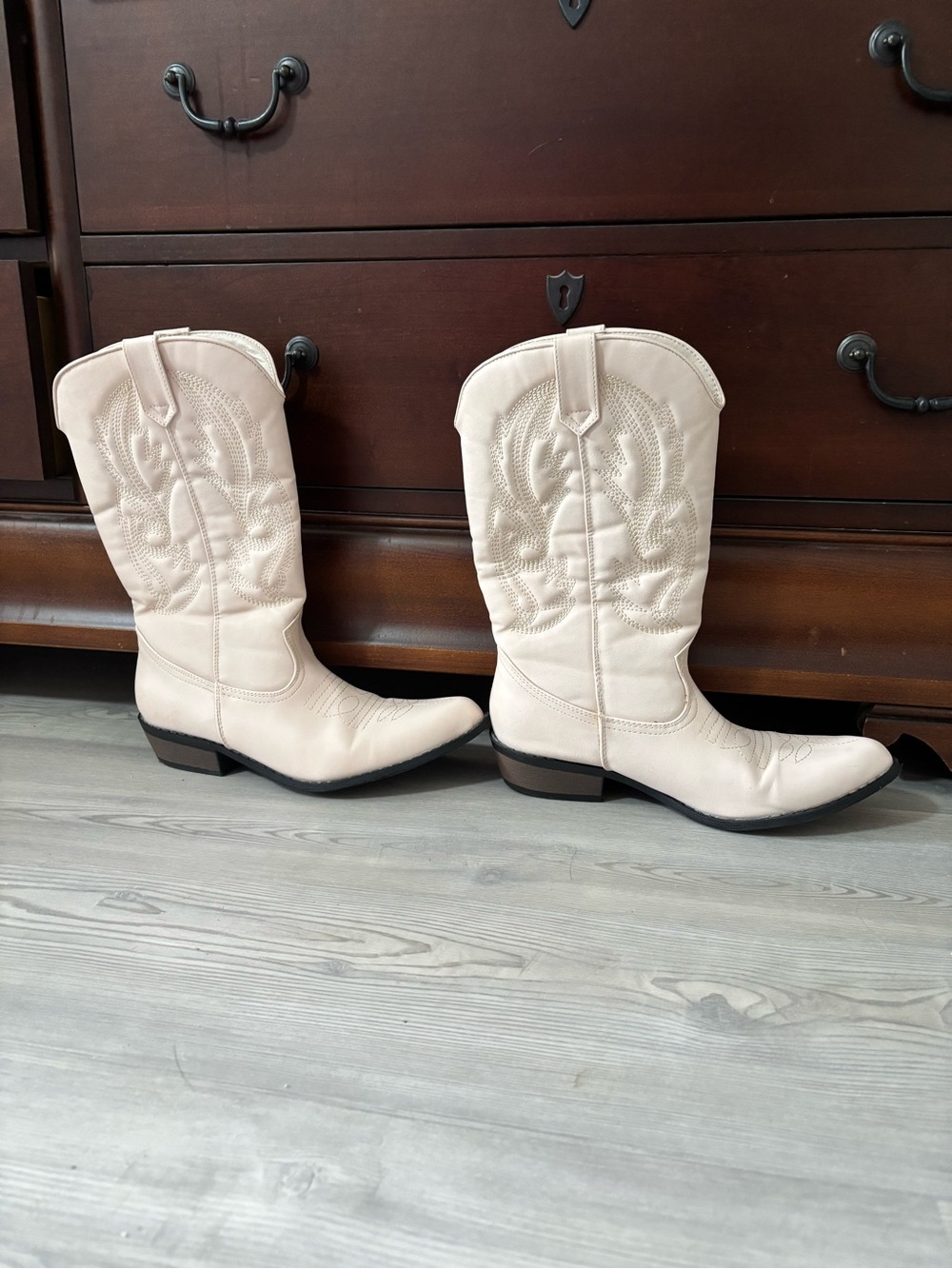 Classic Cream Lace-Up Western Boots for Women